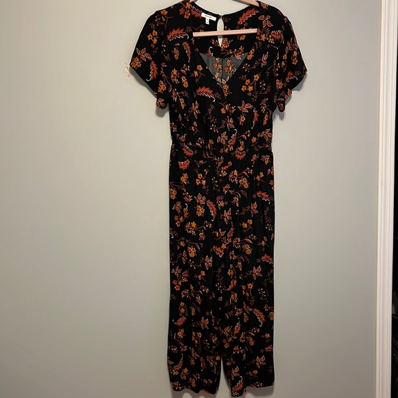 Romper - Picture 1 of 4